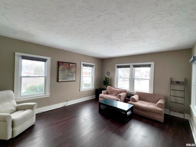 1611 25TH Street, Moline, IL 61265