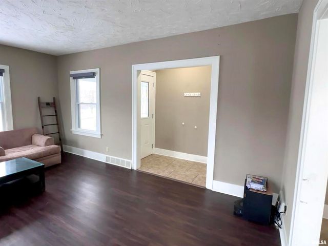 1611 25TH Street, Moline, IL 61265