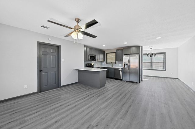 4406 Edison Street, Houston, TX 77009