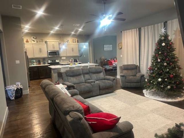 5211 County Road 3228, Lone Oak, TX 75453