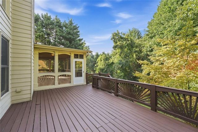 2090 Misty Oaks Drive, Buford, GA 30519