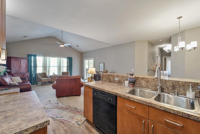 805 E Marymont Lane, Charleston, SC 29414