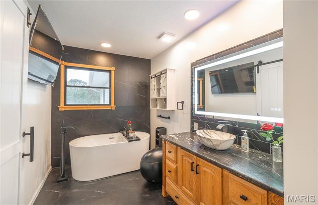 807 County Road 6410, Salem, MO 65560