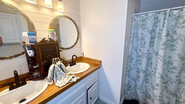 17 Laver Circle, Little Rock, AR 72210