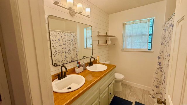 17 Laver Circle, Little Rock, AR 72210