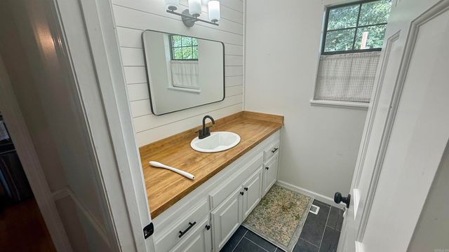 17 Laver Circle, Little Rock, AR 72210