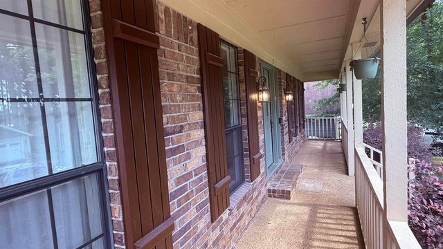 17 Laver Circle, Little Rock, AR 72210