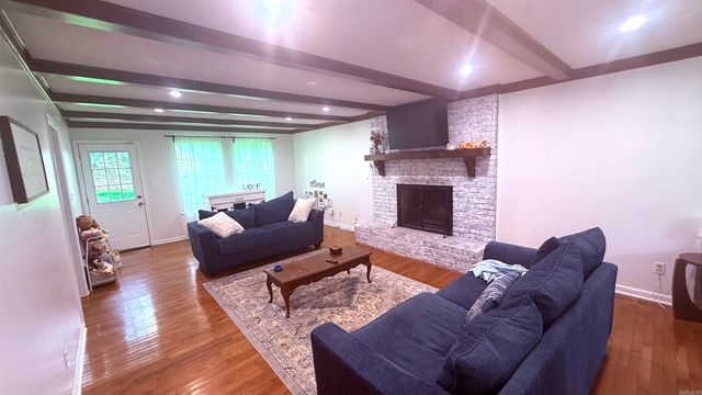 17 Laver Circle, Little Rock, AR 72210