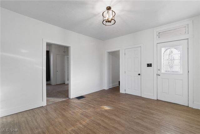 1021 Greenfield SW, Canton, OH 44706