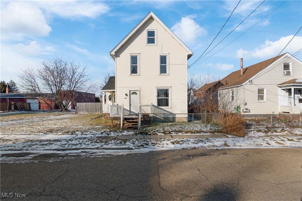 1021 Greenfield SW, Canton, OH 44706