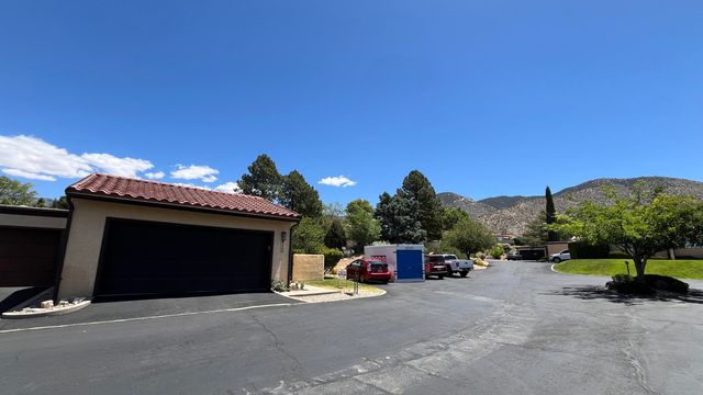 4408 Kellia Lane NE, Albuquerque, NM 87111