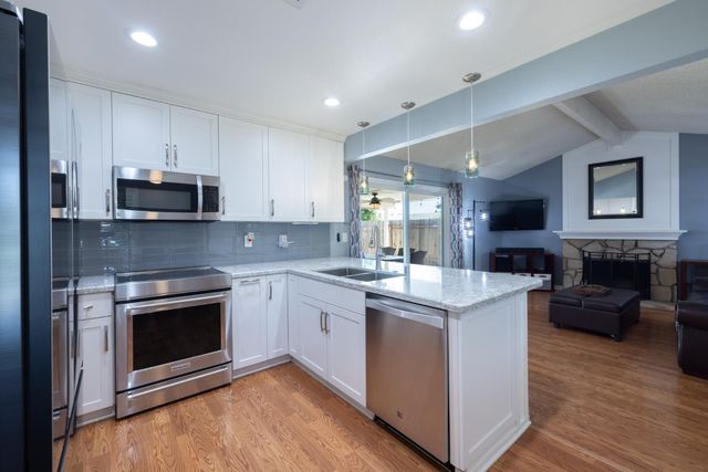 4329 Rose Valley Way, Sacramento, CA 95826
