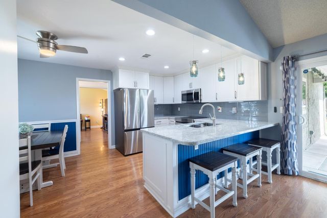 4329 Rose Valley Way, Sacramento, CA 95826