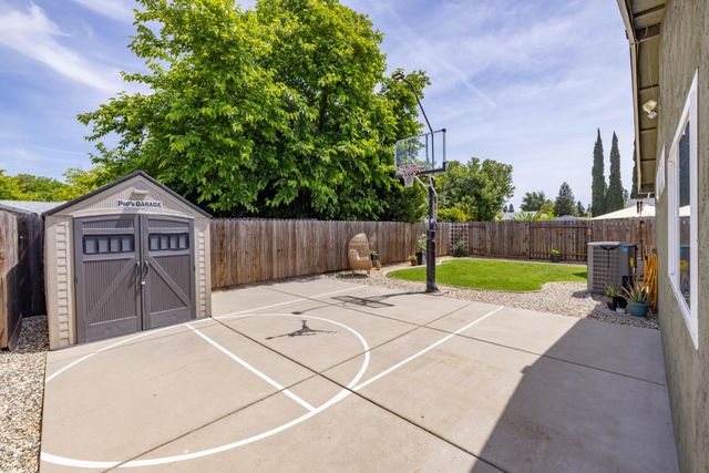 4329 Rose Valley Way, Sacramento, CA 95826