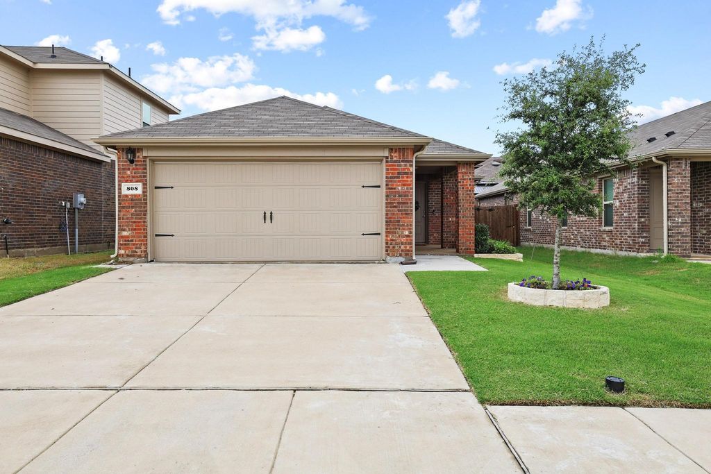 808 Corral Street, Royse City, TX 75189