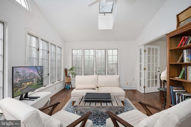 12335 OAKWOOD DR, Woodbridge, VA 22192