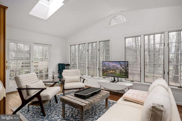 12335 OAKWOOD DR, Woodbridge, VA 22192