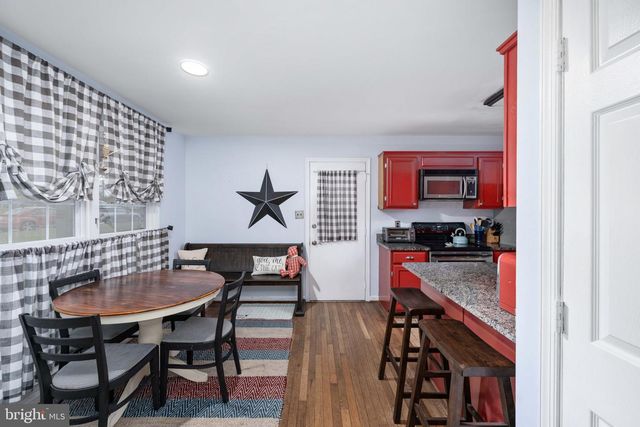 12335 OAKWOOD DR, Woodbridge, VA 22192