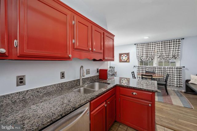 12335 OAKWOOD DR, Woodbridge, VA 22192