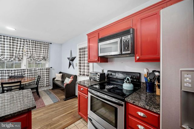 12335 OAKWOOD DR, Woodbridge, VA 22192