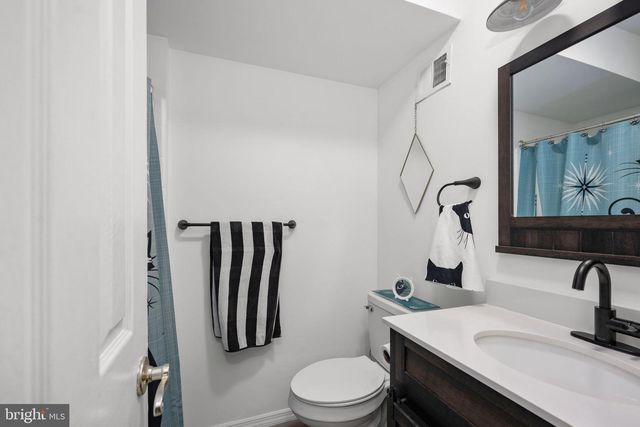 12335 OAKWOOD DR, Woodbridge, VA 22192