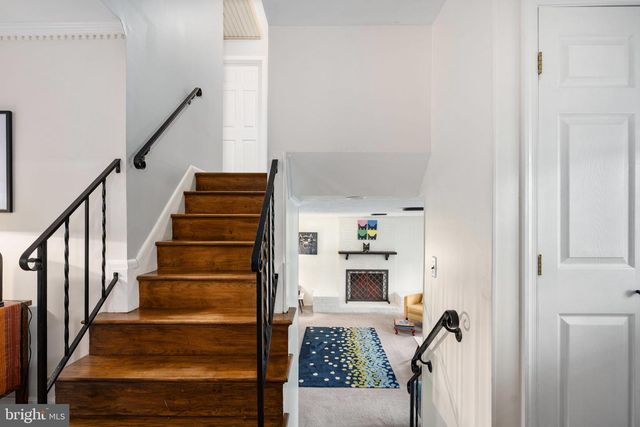 12335 OAKWOOD DR, Woodbridge, VA 22192