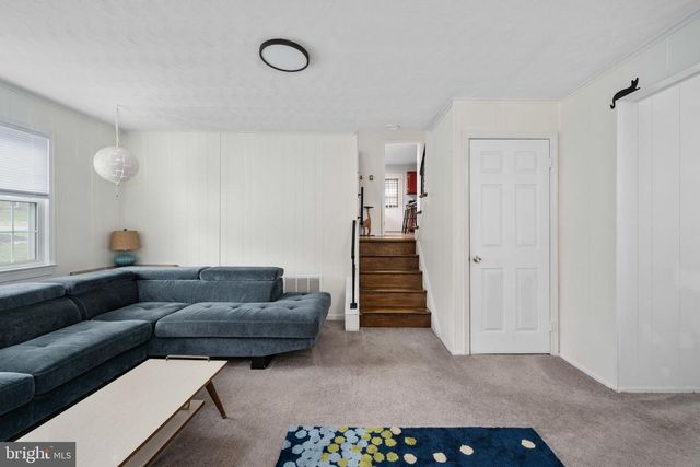 12335 OAKWOOD DR, Woodbridge, VA 22192