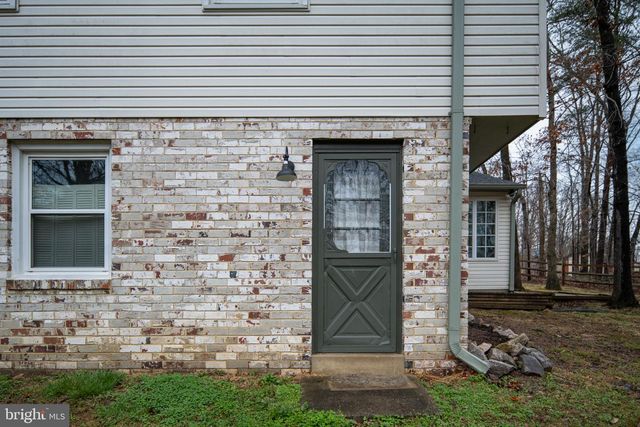 12335 OAKWOOD DR, Woodbridge, VA 22192