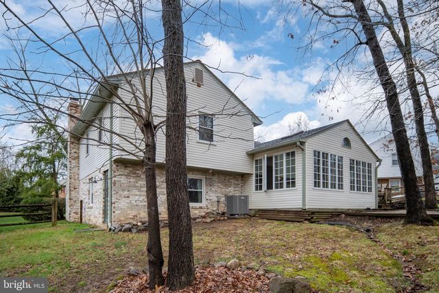 12335 OAKWOOD DR, Woodbridge, VA 22192