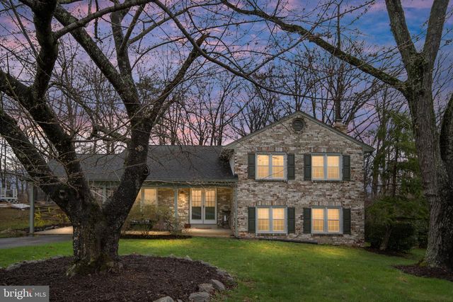 12335 OAKWOOD DR, Woodbridge, VA 22192