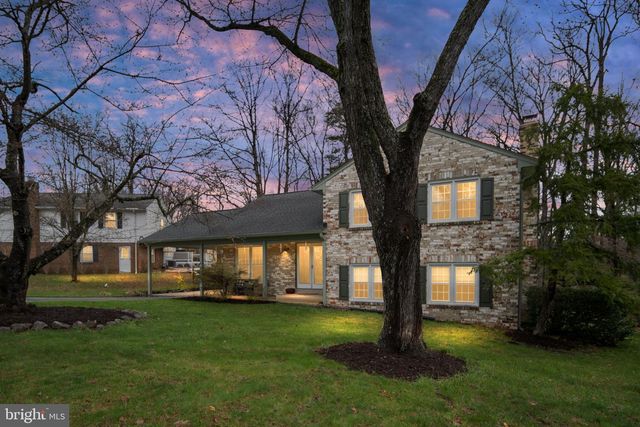 12335 OAKWOOD DR, Woodbridge, VA 22192