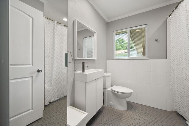 5609 Westcreek Drive, Fort Worth, TX 76133