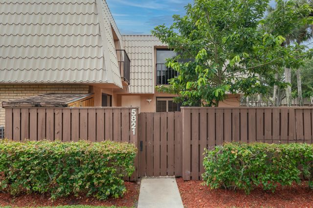 5821 58th Way, West Palm Beach, FL 33409