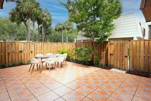 5821 58th Way, West Palm Beach, FL 33409
