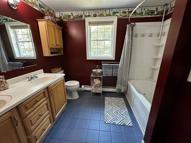 5 Grace Dr, Hudson, NH 03051