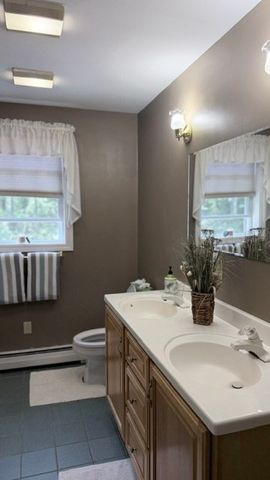 5 Grace Dr, Hudson, NH 03051