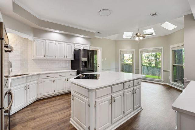 9190 EAST BRIDGE DR, Germantown, TN 38139