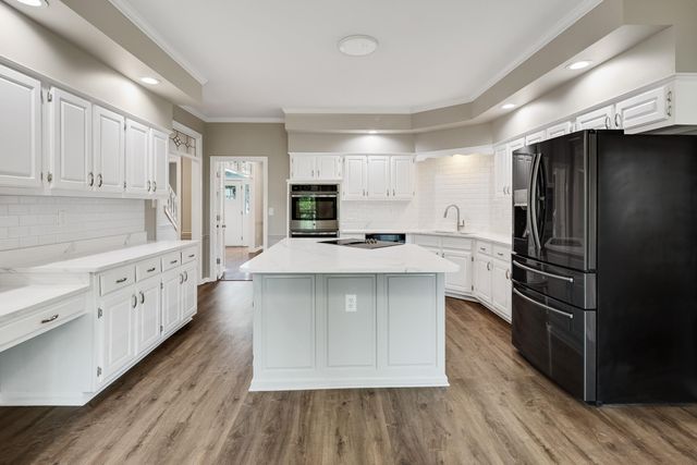 9190 EAST BRIDGE DR, Germantown, TN 38139