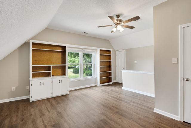 9190 EAST BRIDGE DR, Germantown, TN 38139
