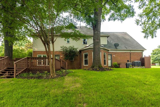 9190 EAST BRIDGE DR, Germantown, TN 38139