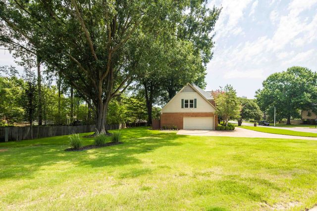 9190 EAST BRIDGE DR, Germantown, TN 38139