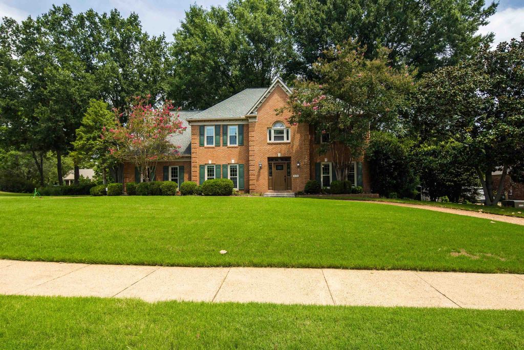 9190 EAST BRIDGE DR, Germantown, TN 38139