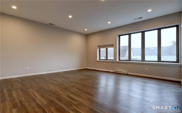 91 Stowe Avenue APT 203, Milford, CT 06460