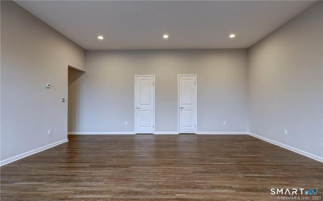 91 Stowe Avenue APT 203, Milford, CT 06460