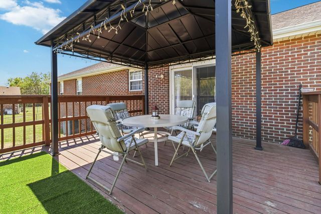 135 Country Acres Drive, Somerset, KY 42503