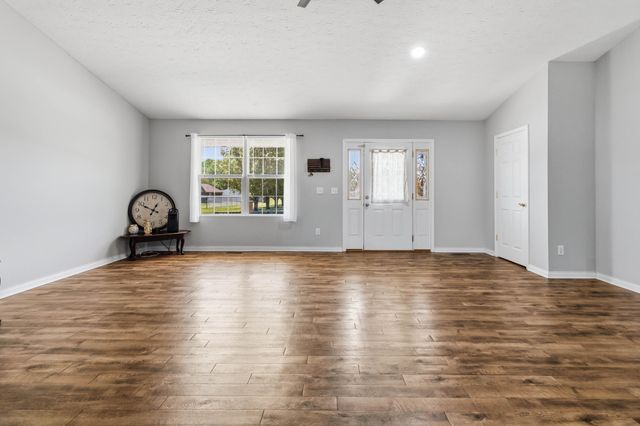 135 Country Acres Drive, Somerset, KY 42503