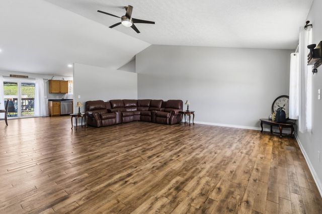 135 Country Acres Drive, Somerset, KY 42503