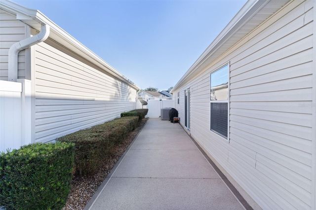 1943 NEEDLEWOOD LANE, The Villages, FL 32162