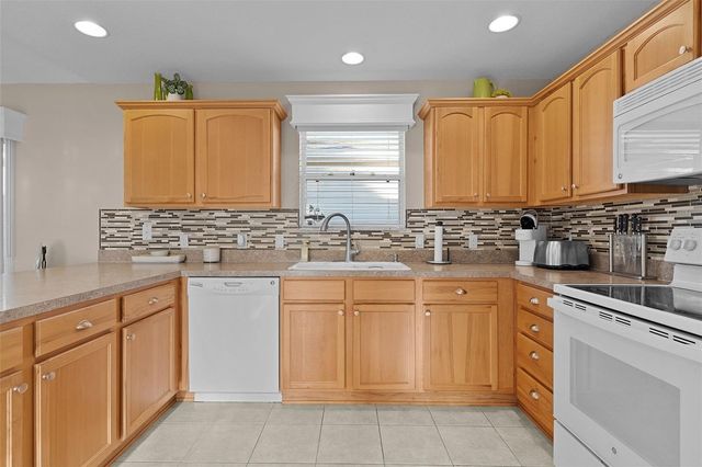 1943 NEEDLEWOOD LANE, The Villages, FL 32162