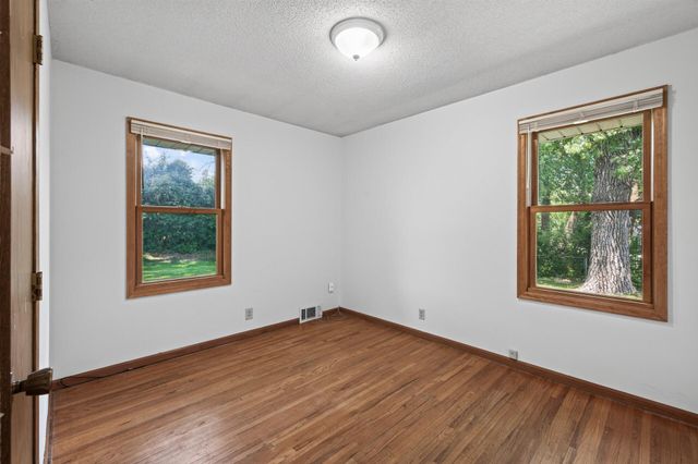 922 23rd Avenue NW, New Brighton, MN 55112